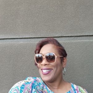 Meet your Posher, Crystal